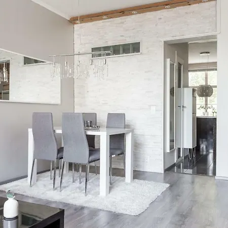 Alexandra アパート *